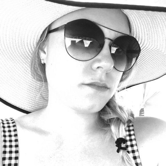 Meet your posher! - Picture 1 of 1